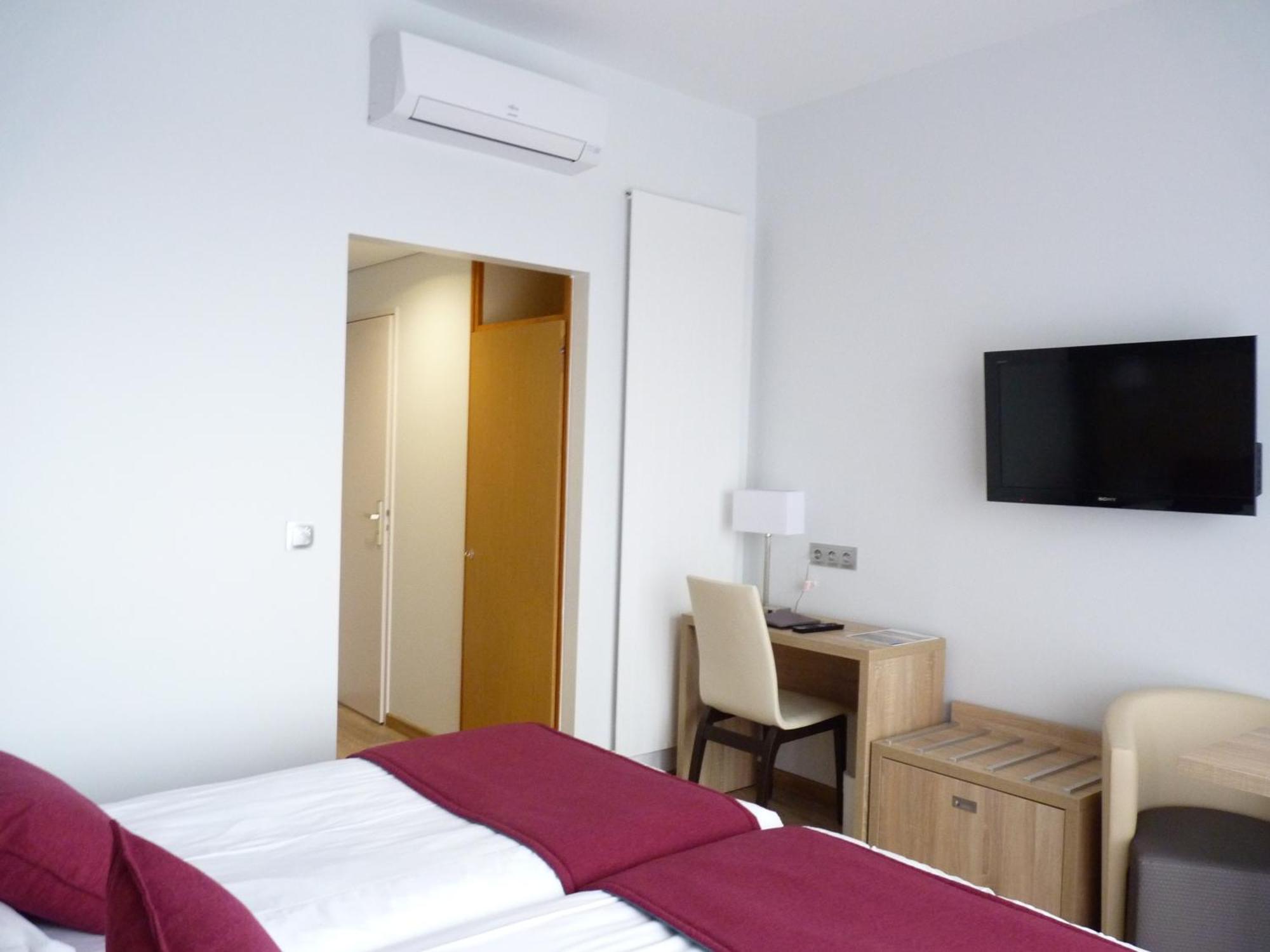 Danne-et-Quatre-Vents Logis Hotel Notre-Dame - Restaurant Ouvert Midi Et Soir Sauf Dimanche Soir מראה חיצוני תמונה